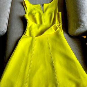 Toccini Sleeveless Fit and Flare Dress in Yellow Sz 10